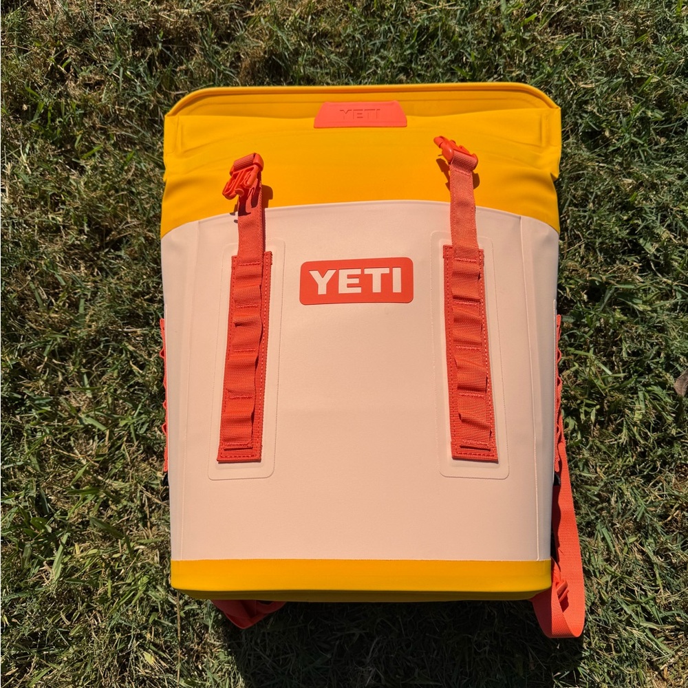 YETI Hopper M12 Peach/Beekeeper backpack cooler